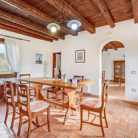 2 Bedroom Awesome Home In Taglio Di Po Ro Porto Viro Exteriör bild