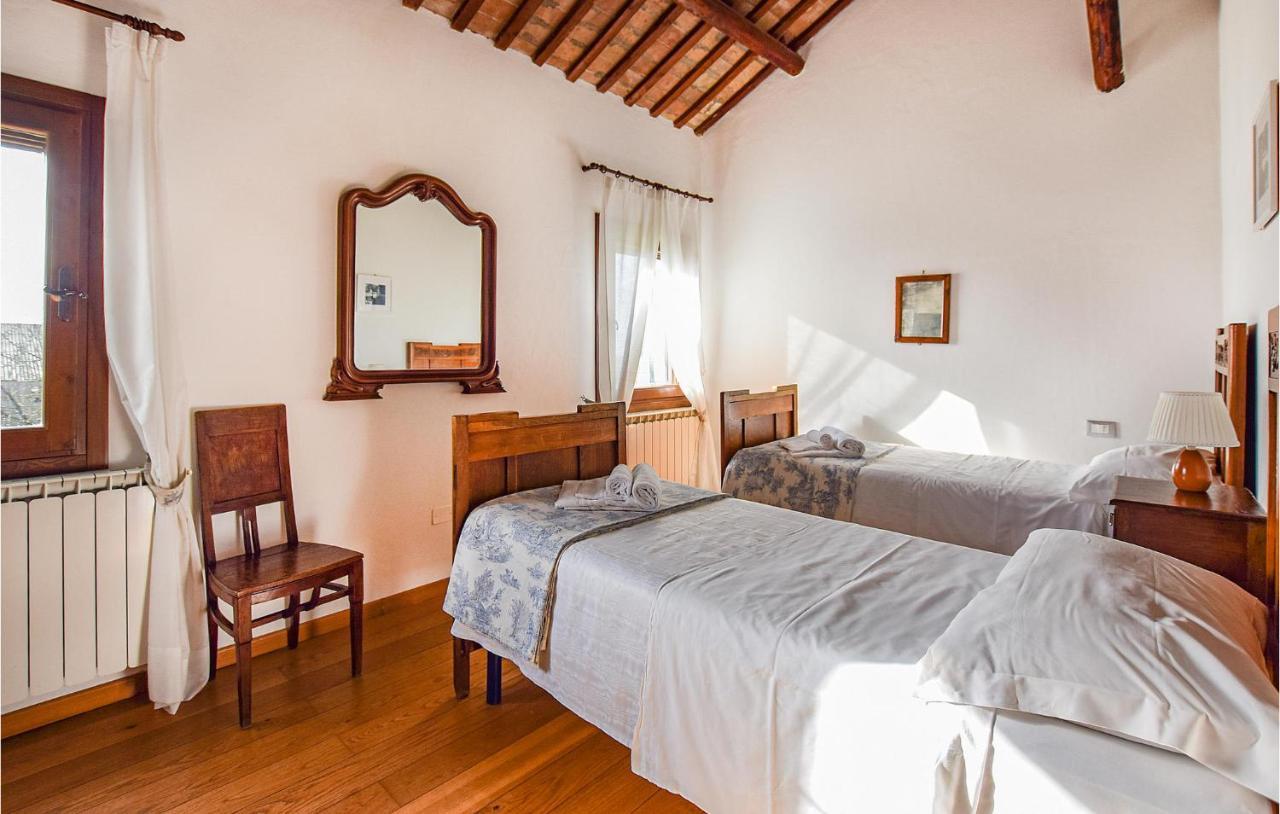 2 Bedroom Awesome Home In Taglio Di Po Ro Porto Viro Exteriör bild